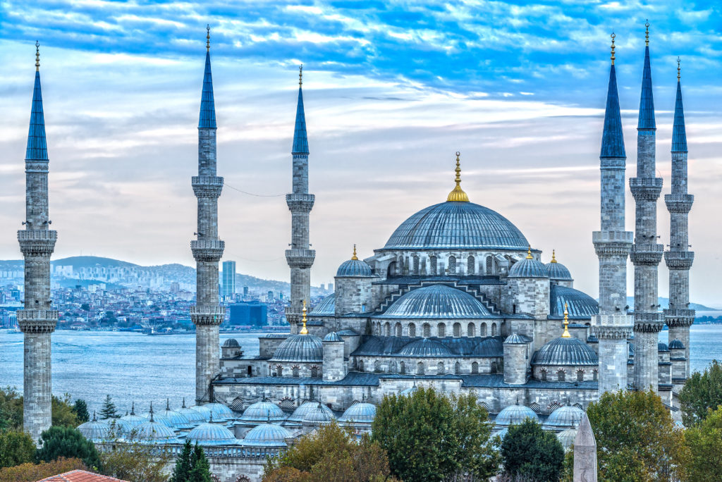 The Blue Mosque, (Sultanahmet Camii), Istanbul, Turkey.