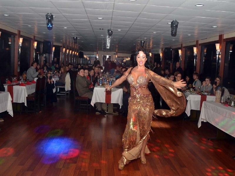 turkish-night-show-on-the-bosphorus-and-dinner-cruise-1